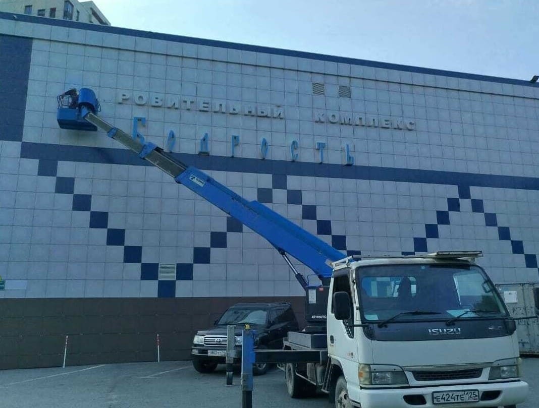 Установка рекламных баннеров и вывесок